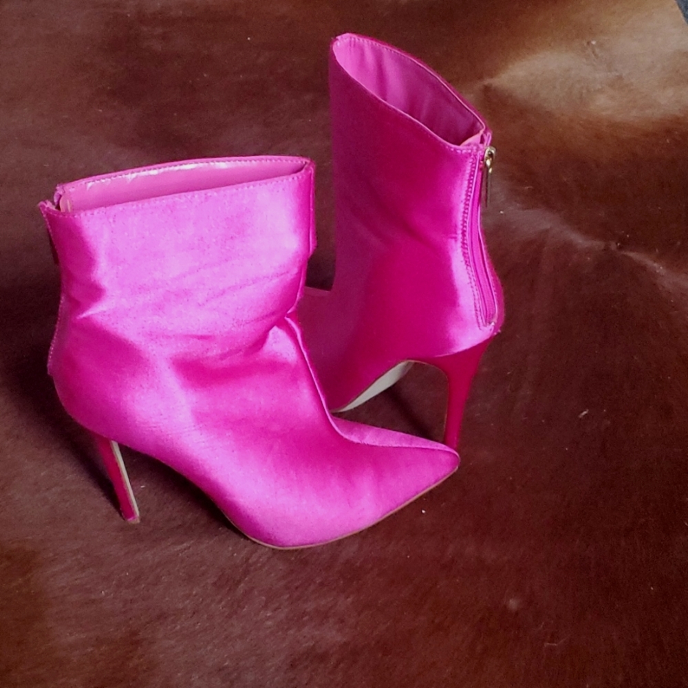 Fuschia boots